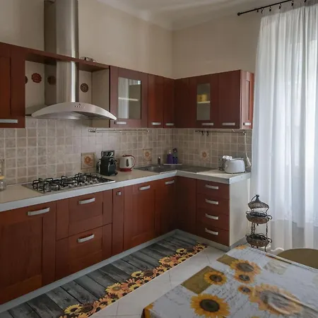 La Casa Dei Girasoli Wi-fi E Relax Apartment *